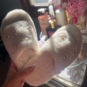 Cute White Pearl Slippers Medium